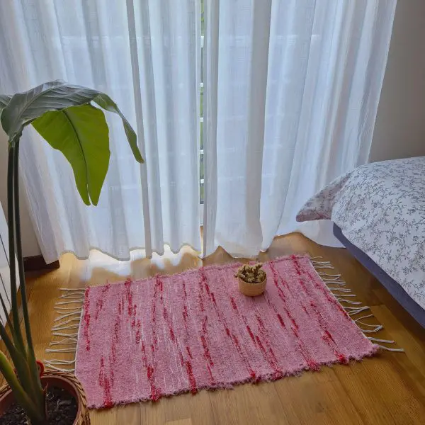 Small Pink and Red Rug - 50x100cm - Soft Rug