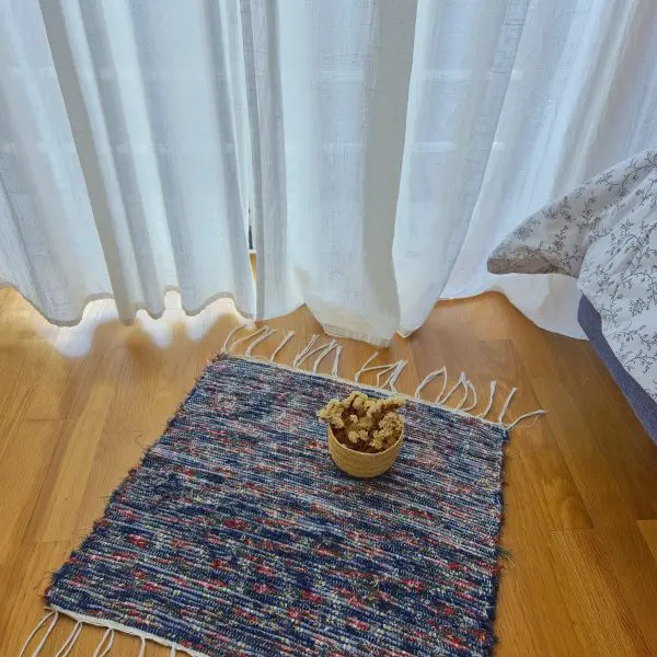 Mini Blue and Red Rug - 50x50cm - Soft Rug