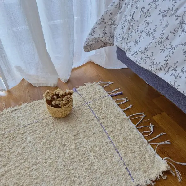 Small Cream Rug With Purple Line L - 50x100cm - Soft Rug