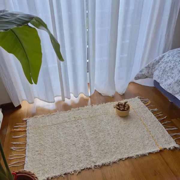 Small Cream Rug With Yellow Line L - 50x100cm - Soft Rug
