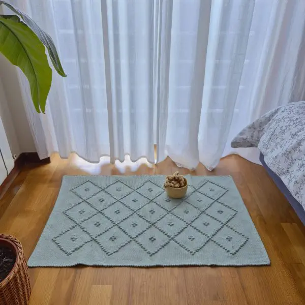 Small Green Rug With Diamond Knots - 50x90cm - Knotted Rug