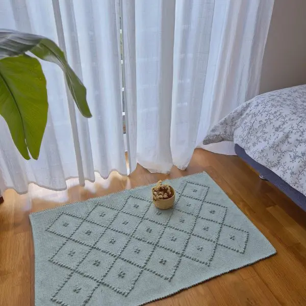 Small Green Rug With Diamond Knots - 50x90cm - Knotted Rug