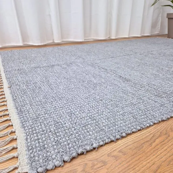 Large Light Grey Rug - 150x200cm - Traditional Rug