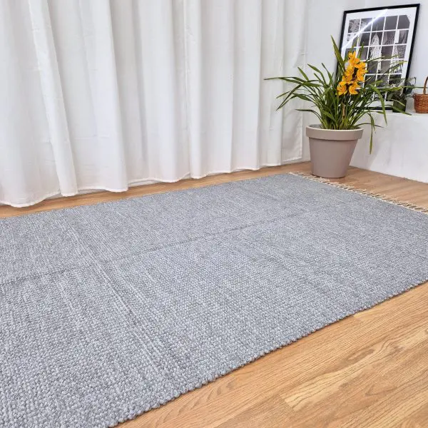Large Light Grey Rug - 150x200cm - Traditional Rug