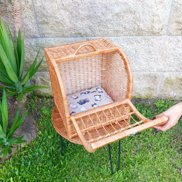 Wicker Pet Carrier With Cute Cushion