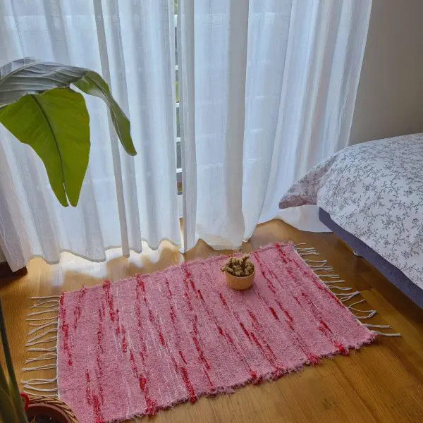 Small Pink and Red Rug - 50x100cm - Soft Rug