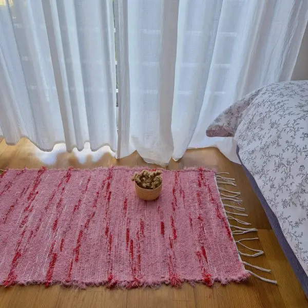 Small Pink and Red Rug - 50x100cm - Soft Rug