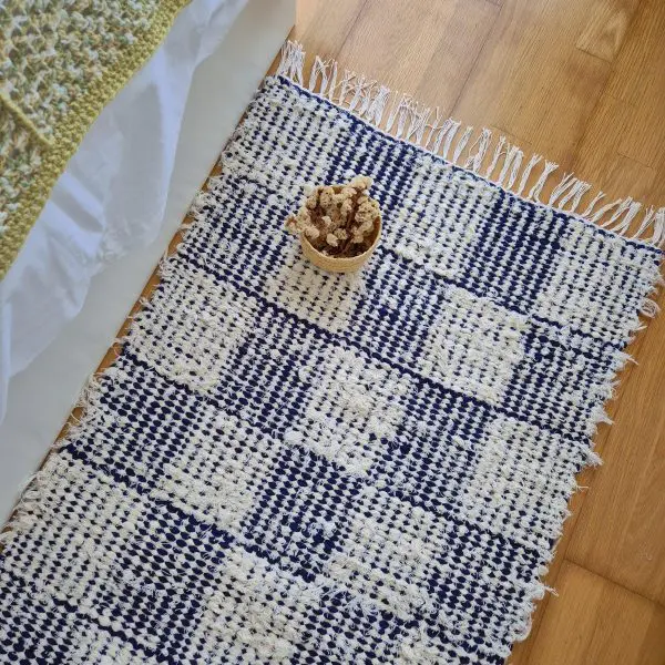 Medium Cream and Dark Blue Checkered Rug - 70x140cm - Soft Rug