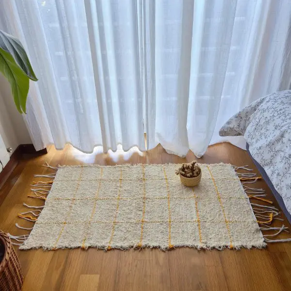 Small Cream Rug With Yellow Line Squares - 50x100 - Soft Rug