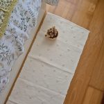 runner cream with knots
