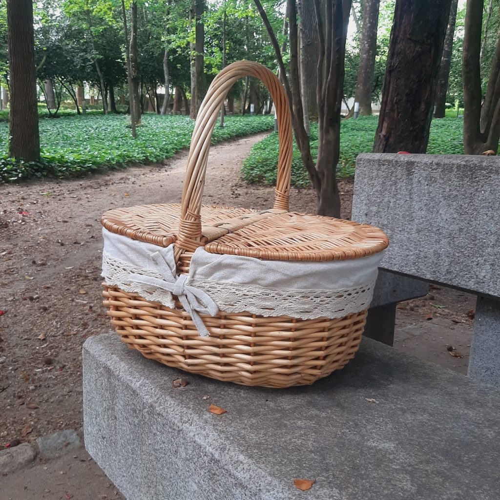 Picnic Basket with Lid PadaWorks
