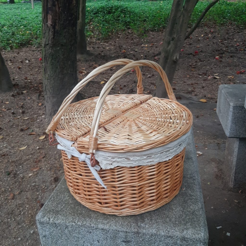 Round Picnic Basket / Wicker Picnic Basket / Picnic Basket With Lid
