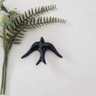 andorinha preta vidrada pequena