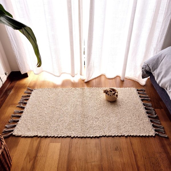 small cream rug sturdy