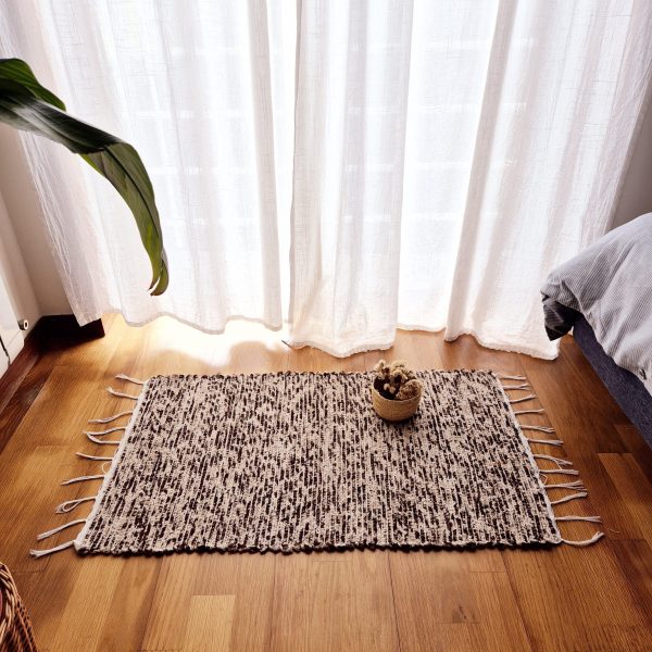 pequeno tapete castanho misto tapete tradicional