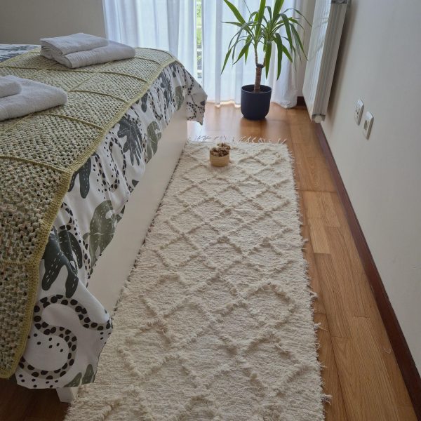 Long Rug Cream Knotted 3m