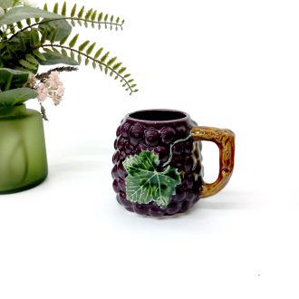 caneca de uvas para vinho