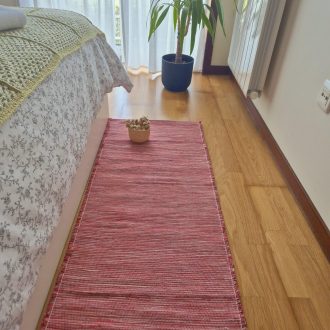 Rouge Pink runner made in recycled yarn
